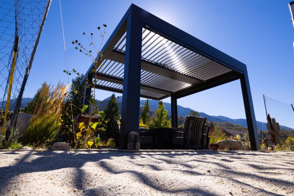 Pergola-X-StruXures-Motorized-Pergola-the-Luxury-Modern-Pergola