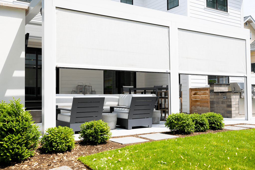 Customizable pergola side panels seamlessly integrating with existing architecture