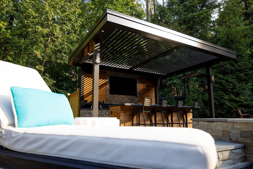 Enhanced outdoor living space featuring a Pergola X by StruXure.