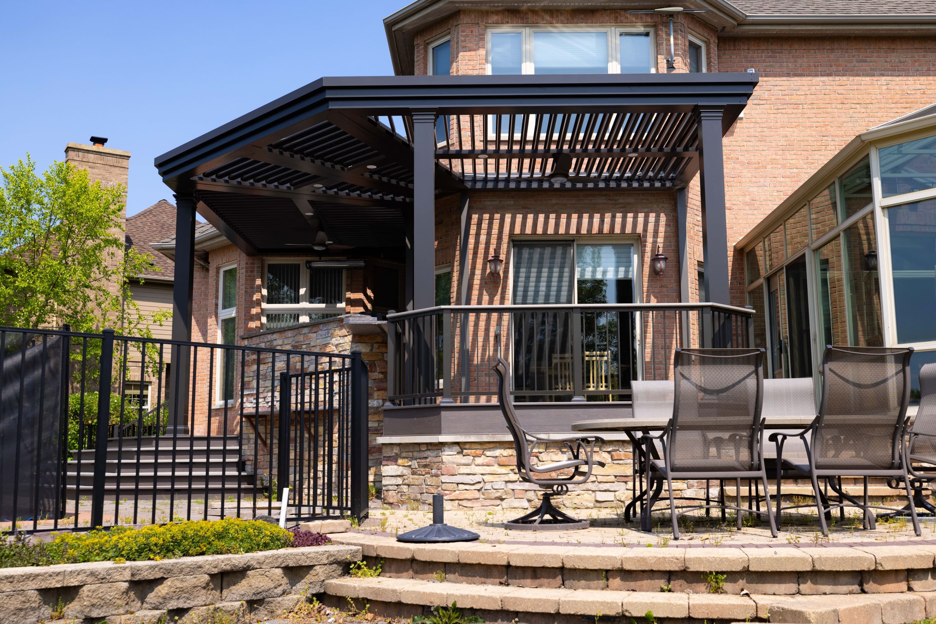 Pergola X for residential outdoor spaces. 