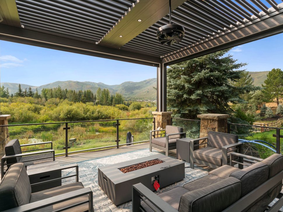StruXure: Redefining Luxury Pergolas for Modern Outdoor Living