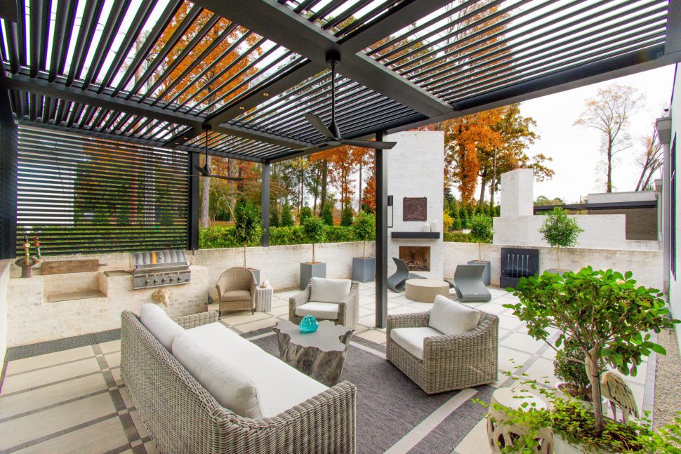 How to decorate a Pergola