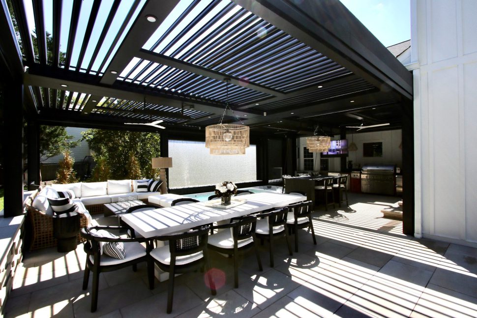 How Weather Responsive Pergolas Work: Automatic vs Manual Louvered Roofs Explained
