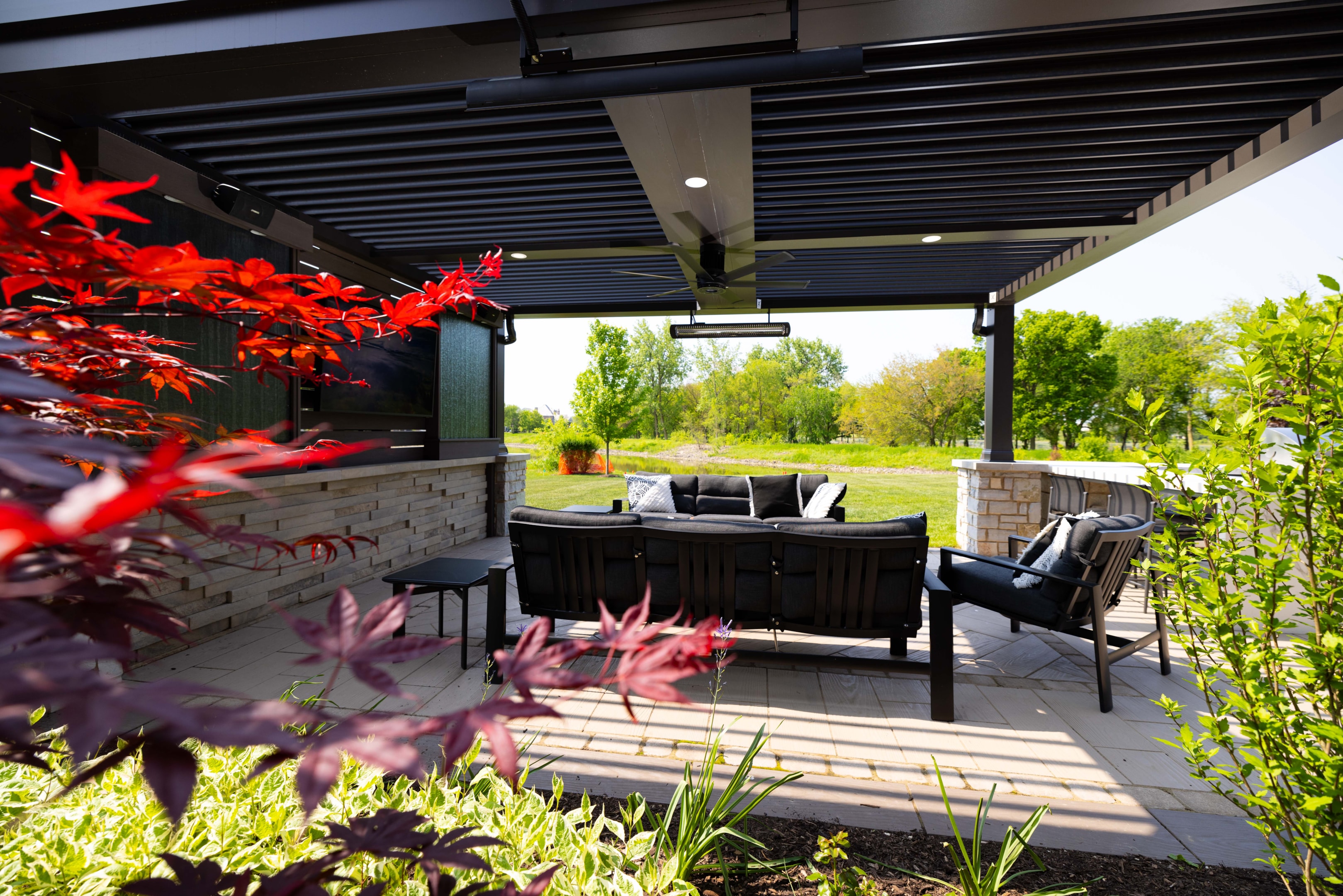 StruXure Pergola X over outdoor living space