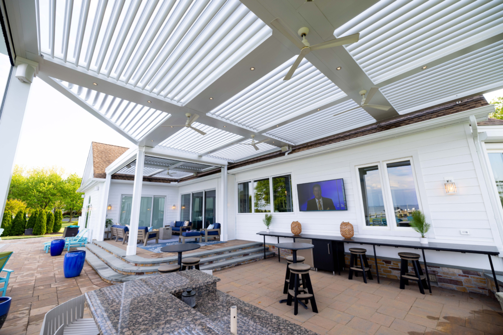 Tropical outdoor kitchen pergola