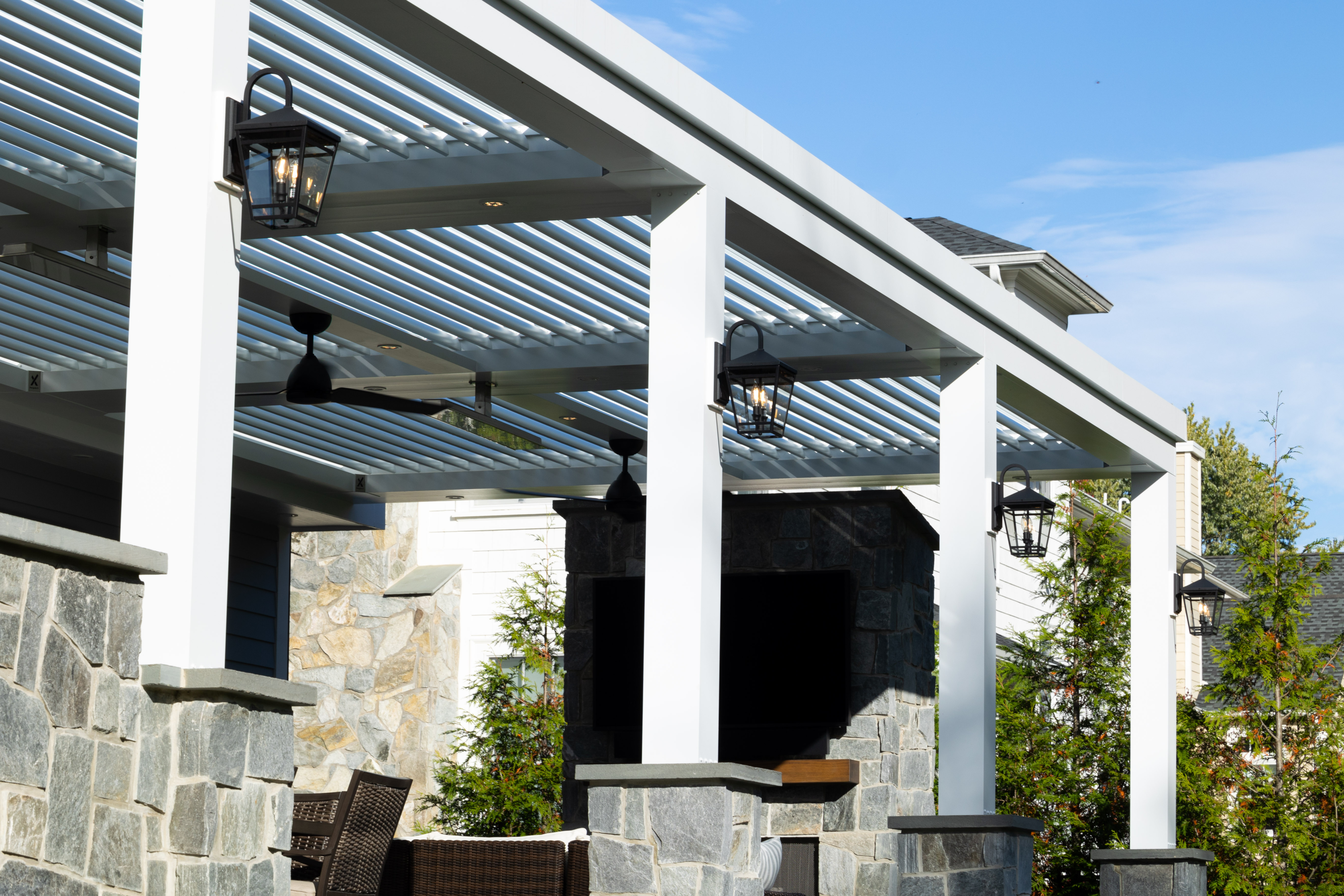 Outdoor powder coated metal pergola 