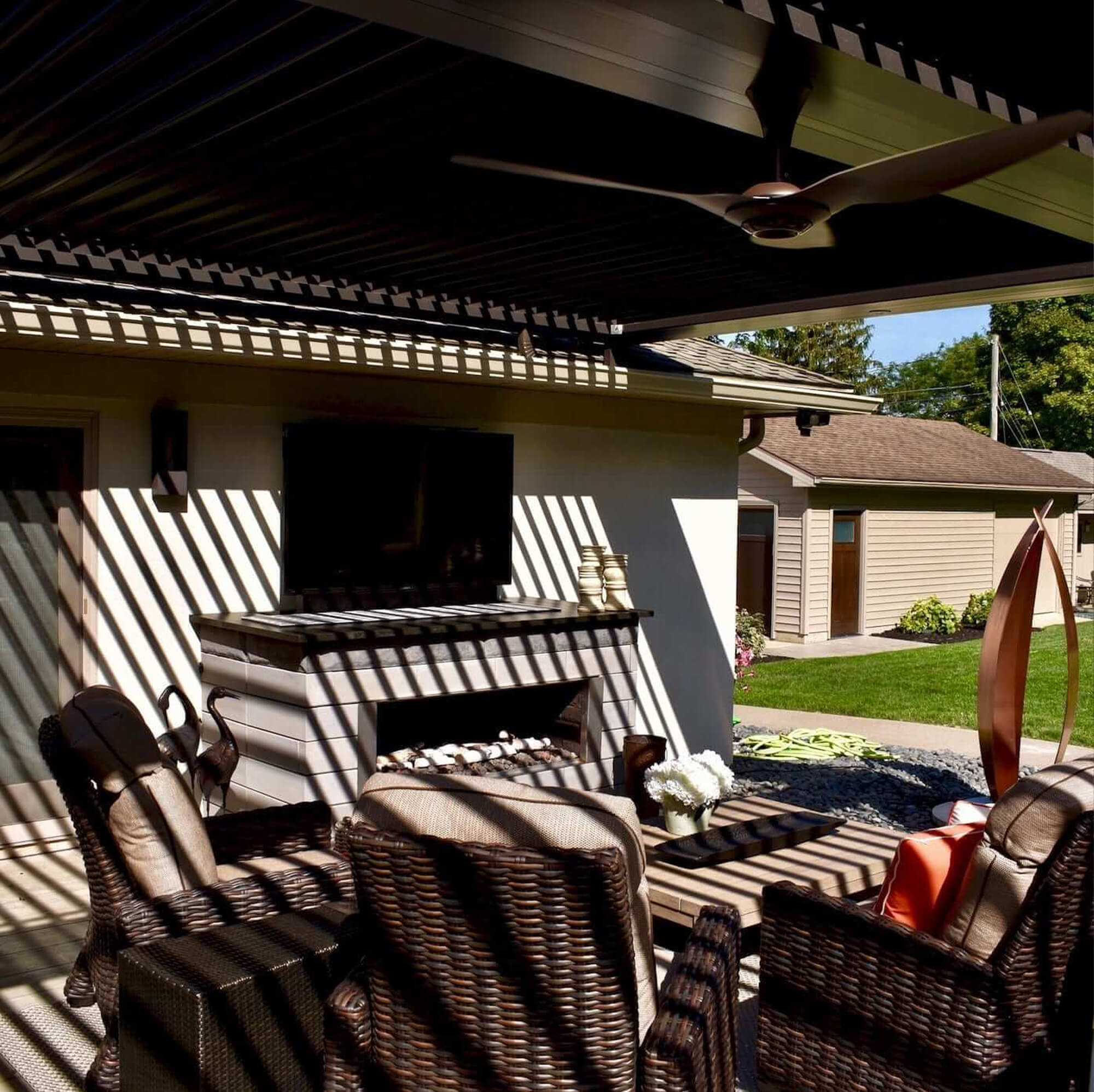 closer view outdoor Pergola with fireplace and TV