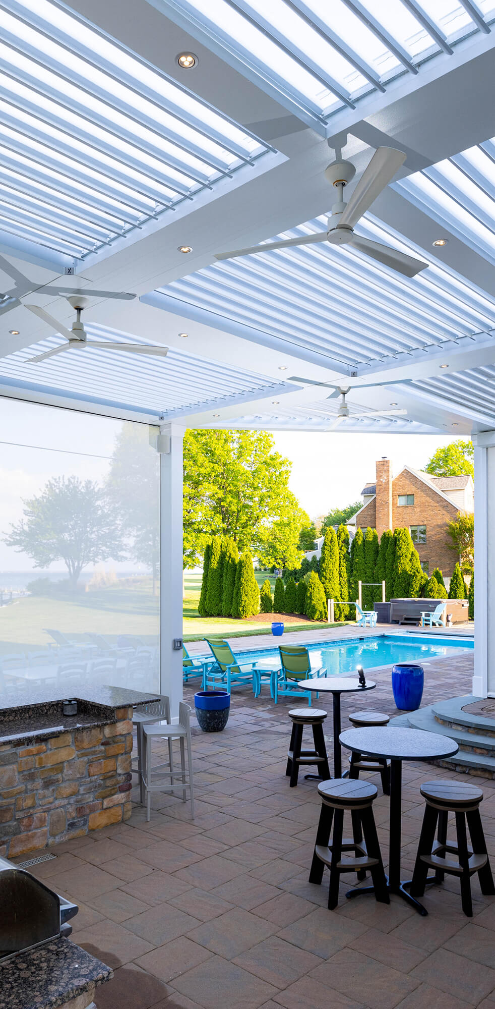 Pergola X white patio