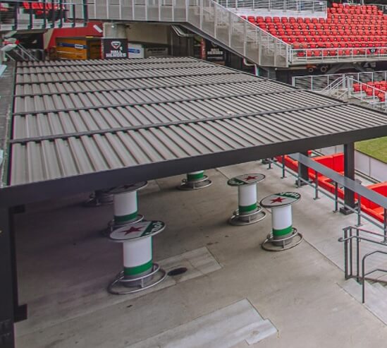 Pergola Pivot 6 XL installed at a sport statdium