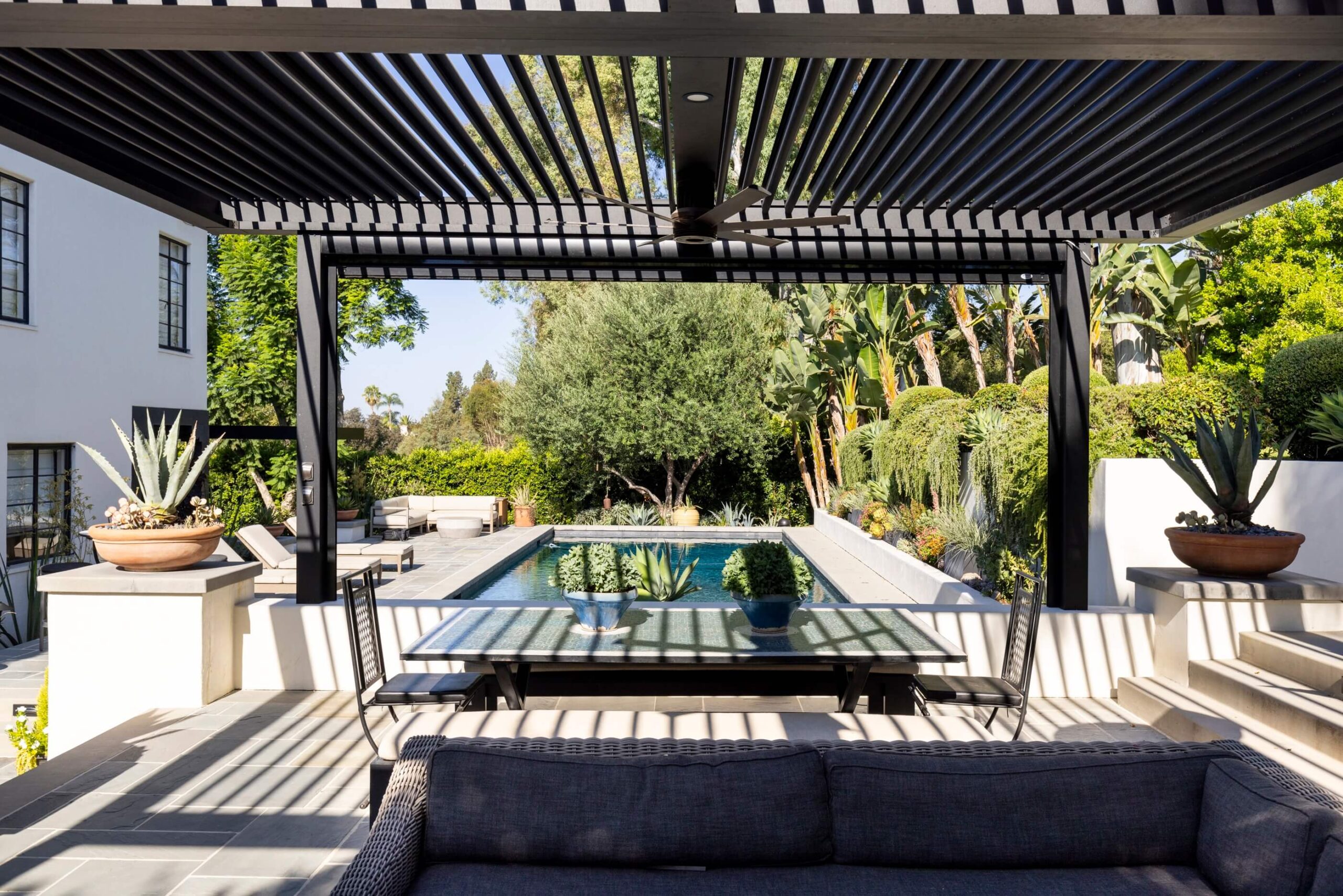 Pivot 6 Louvers over a outdoor pool area