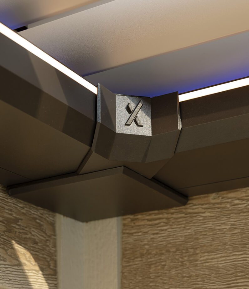 Detail of Evolve pergola with StruXure logo
