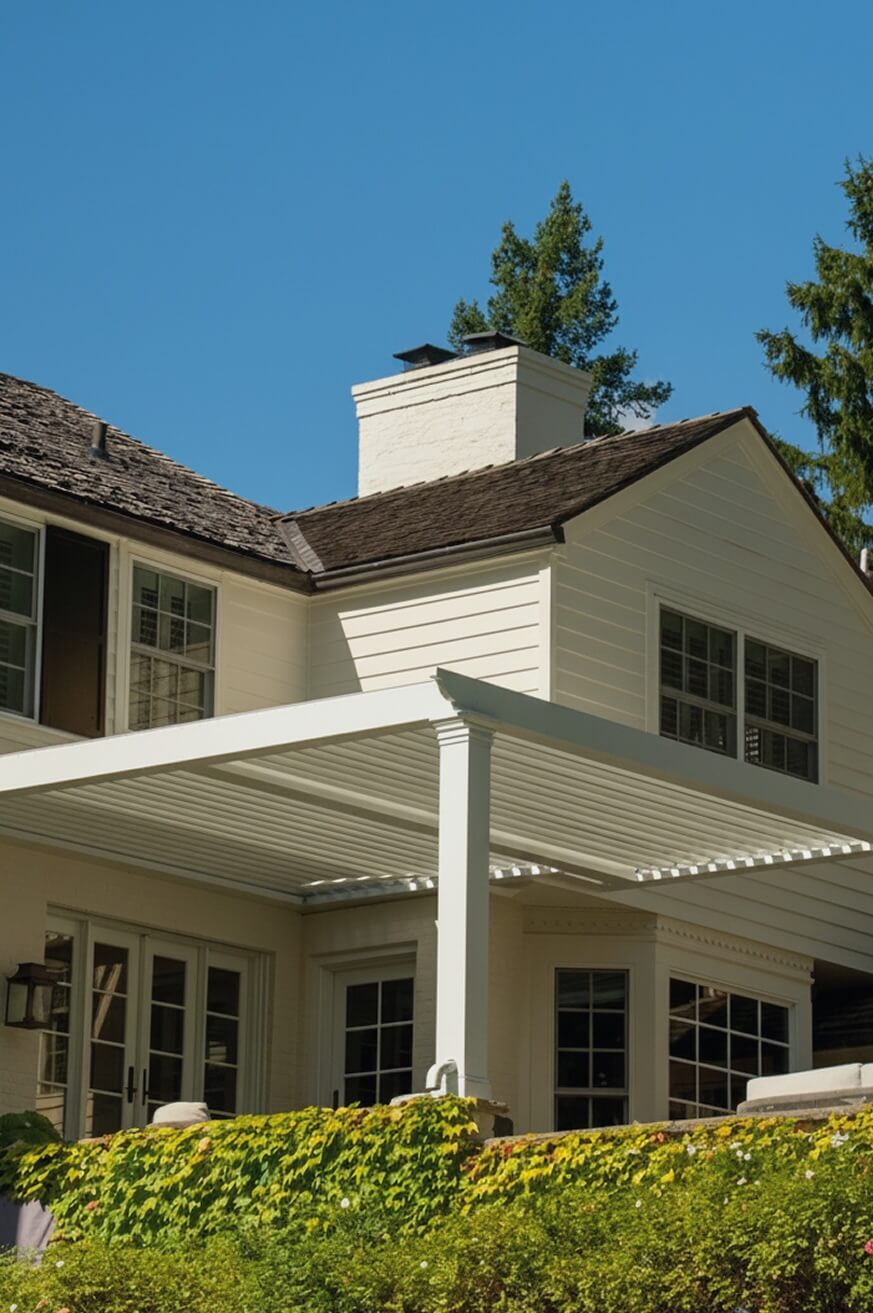 Pergola with Pivot 6 Max on a white house