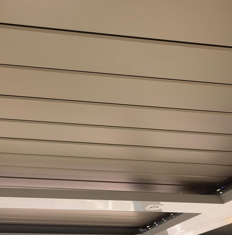 Adobe Pivot 6 Flat Louvers Closed