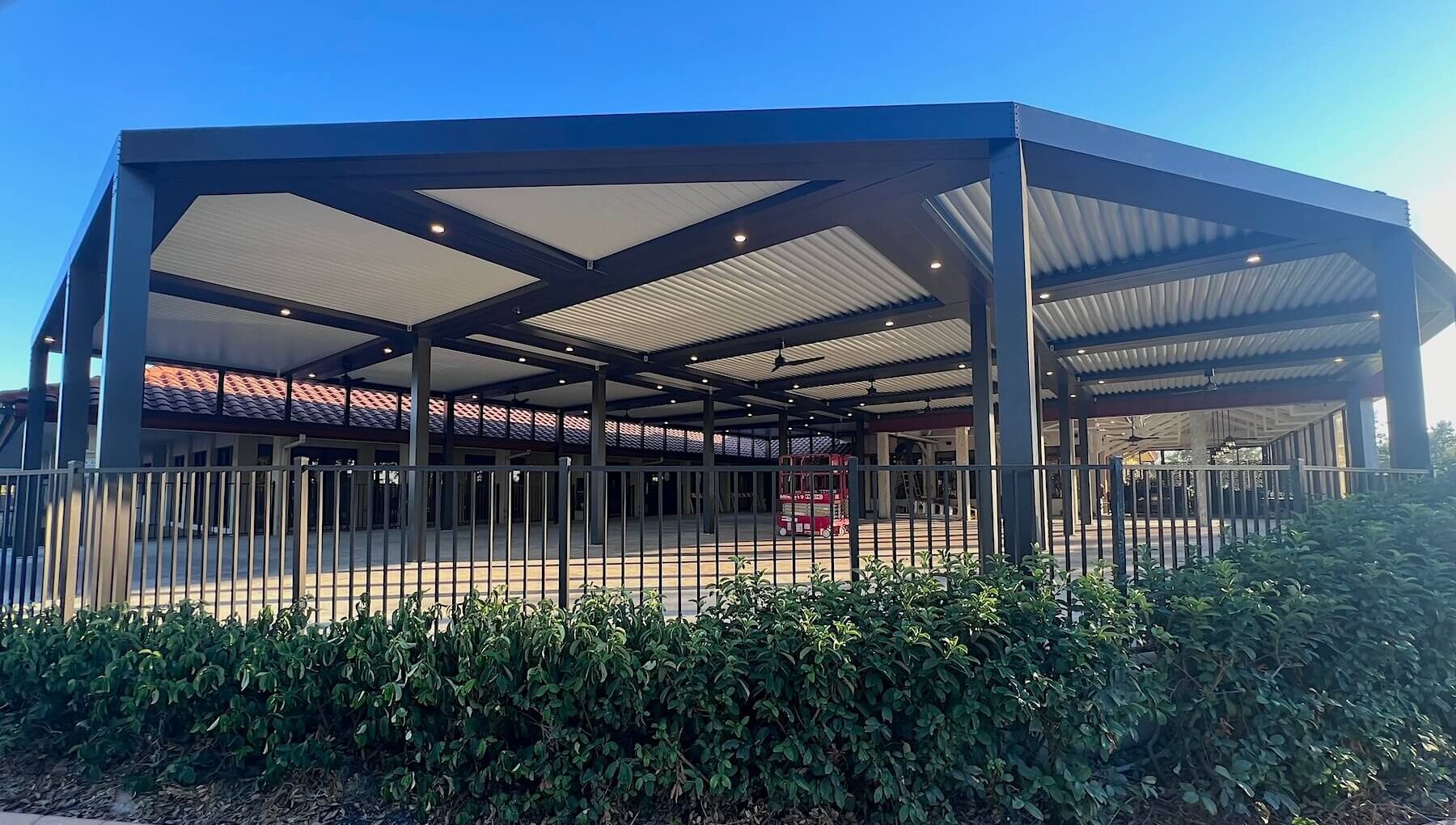 Pergola X at Palm-Aire Country club with fixed Pan 6 roof