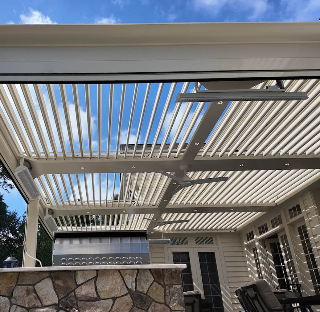 StruXure Pergola X fan and heat technology