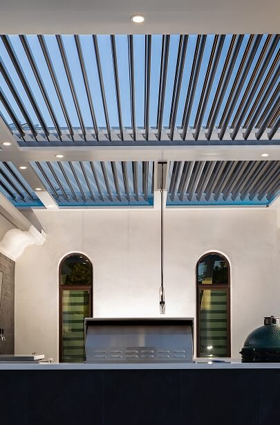 Outdoor kitchen under a Pergola X