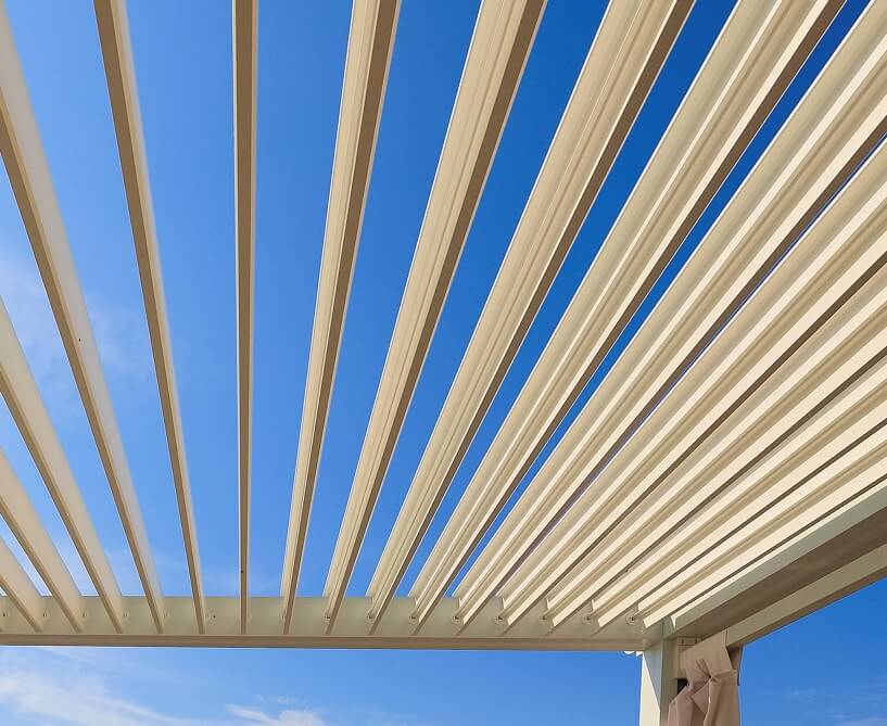 White Pergola X Louvers moving