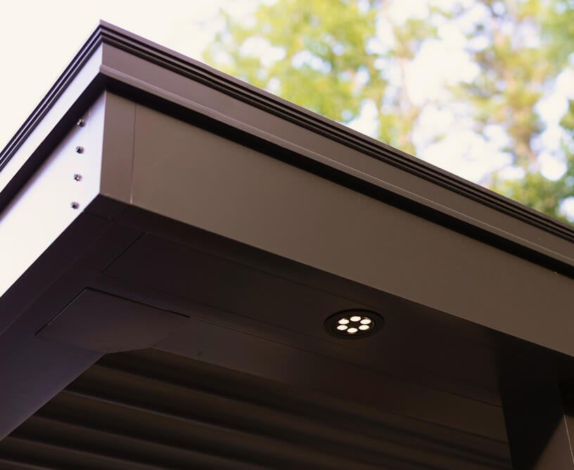 Detail of Pergola X durable aluminum construction